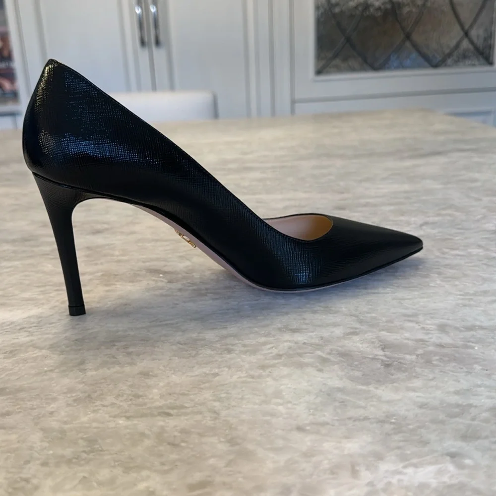 Prada Shoes, Calzature Donna in Black, size 38Euro 8US. - Picture 3 of 12